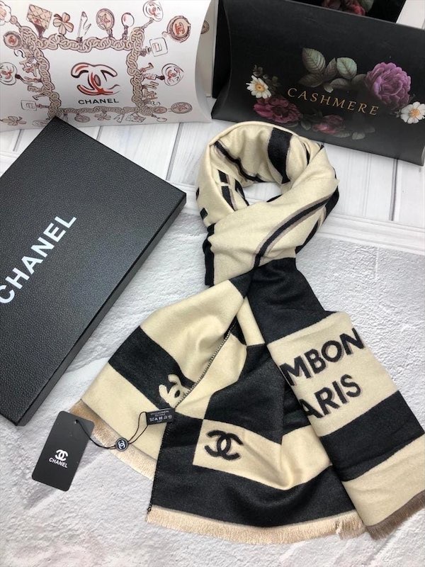 Платок Chanel  1 - b153