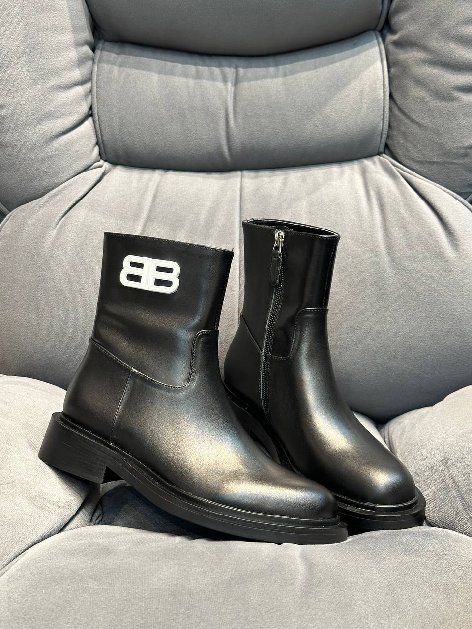 BALENCIAGA - b5853