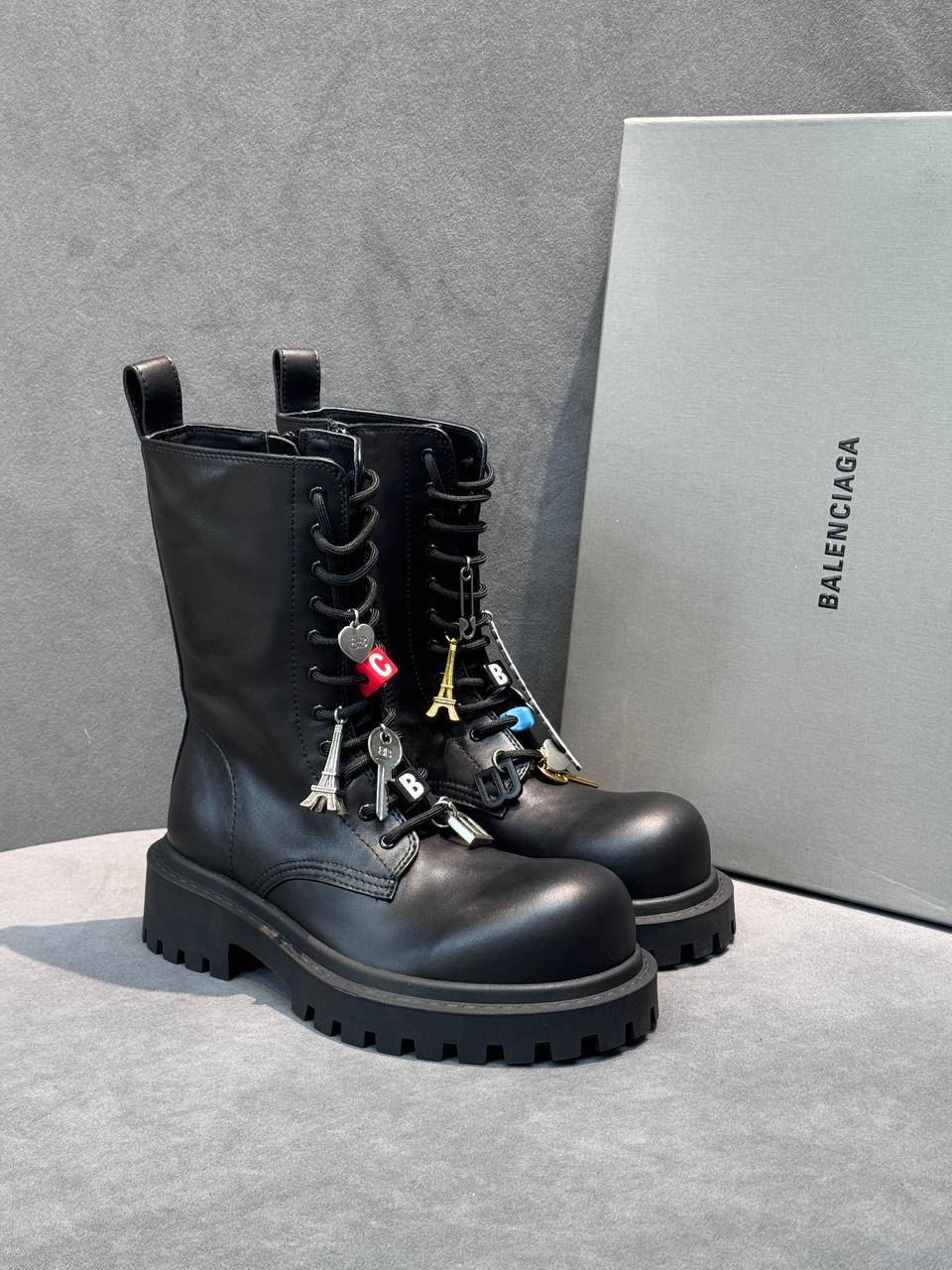 BALENCIAGA 1 - b6825