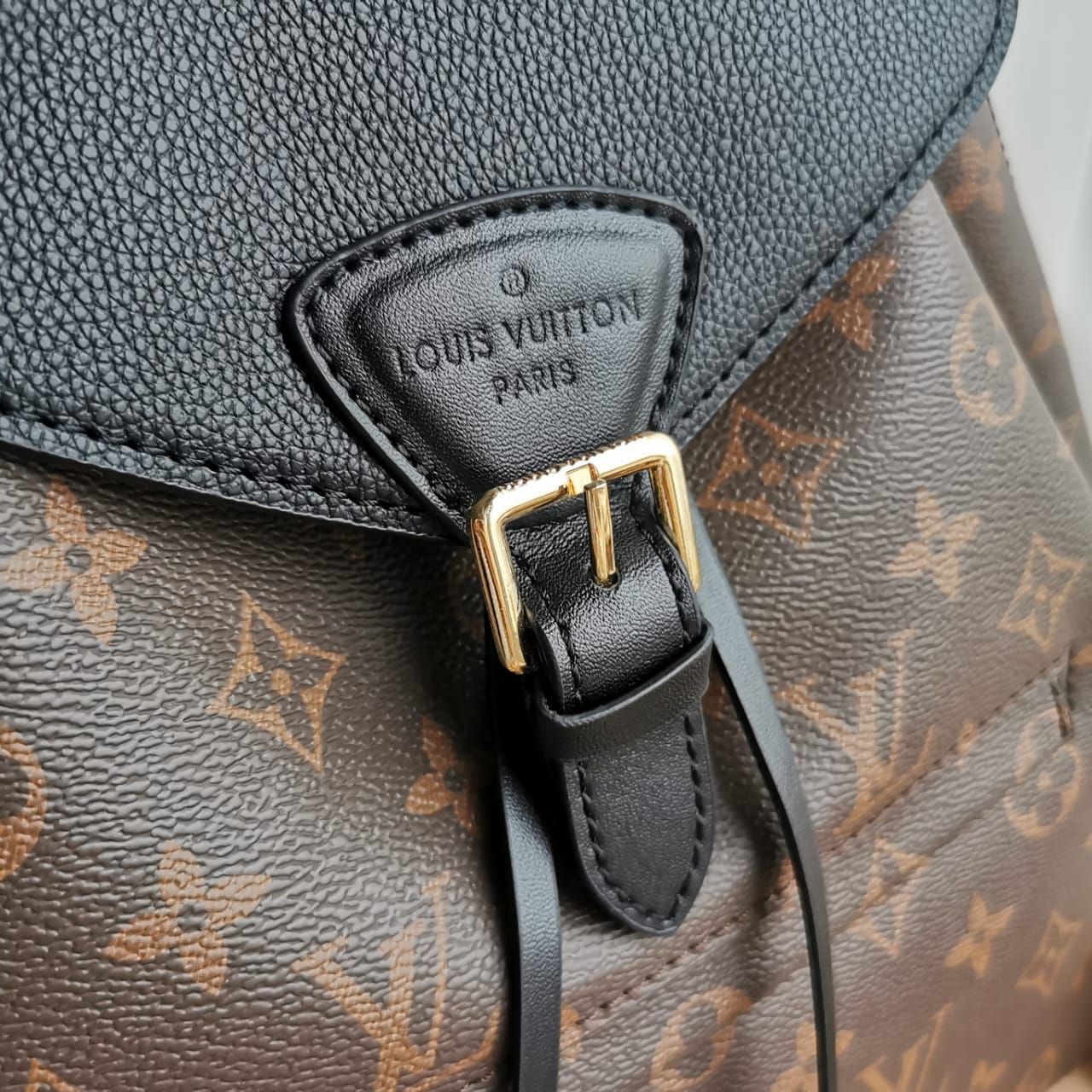 Рюкзак LOUIS VUITTON  z-281 - b2851