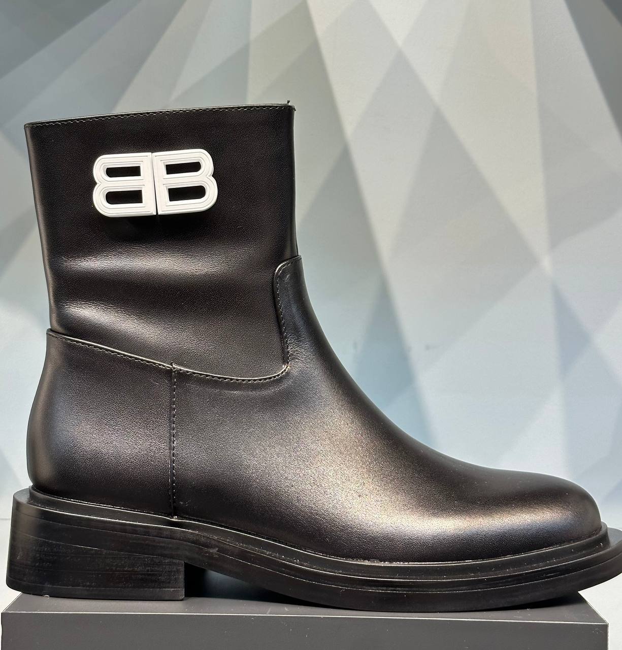 BALENCIAGA - b5853