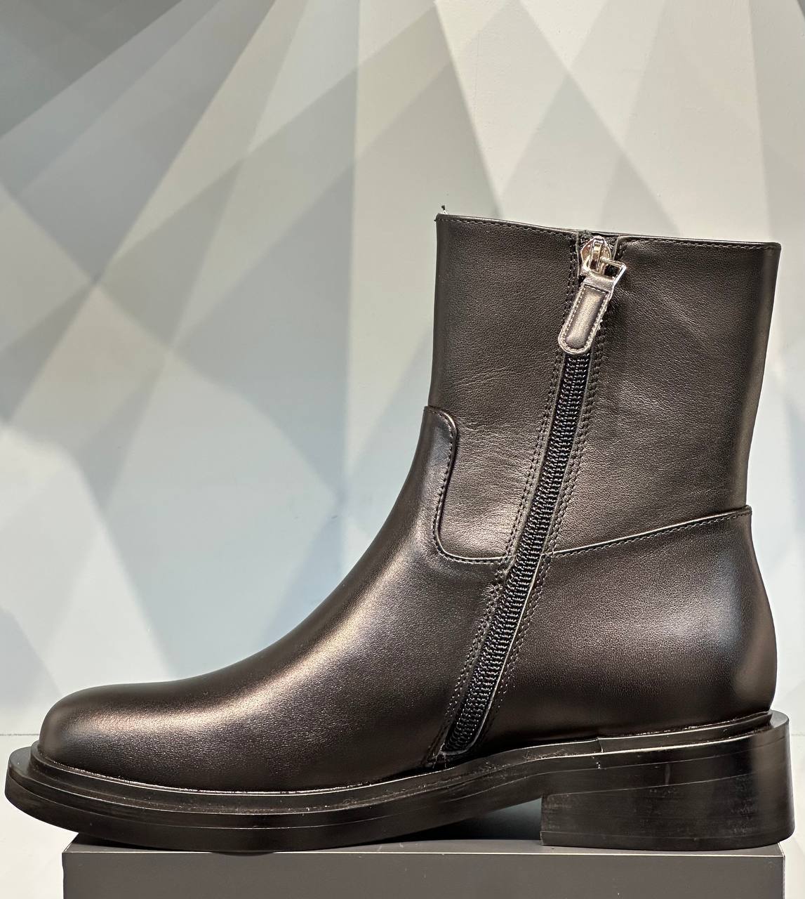 BALENCIAGA - b5853
