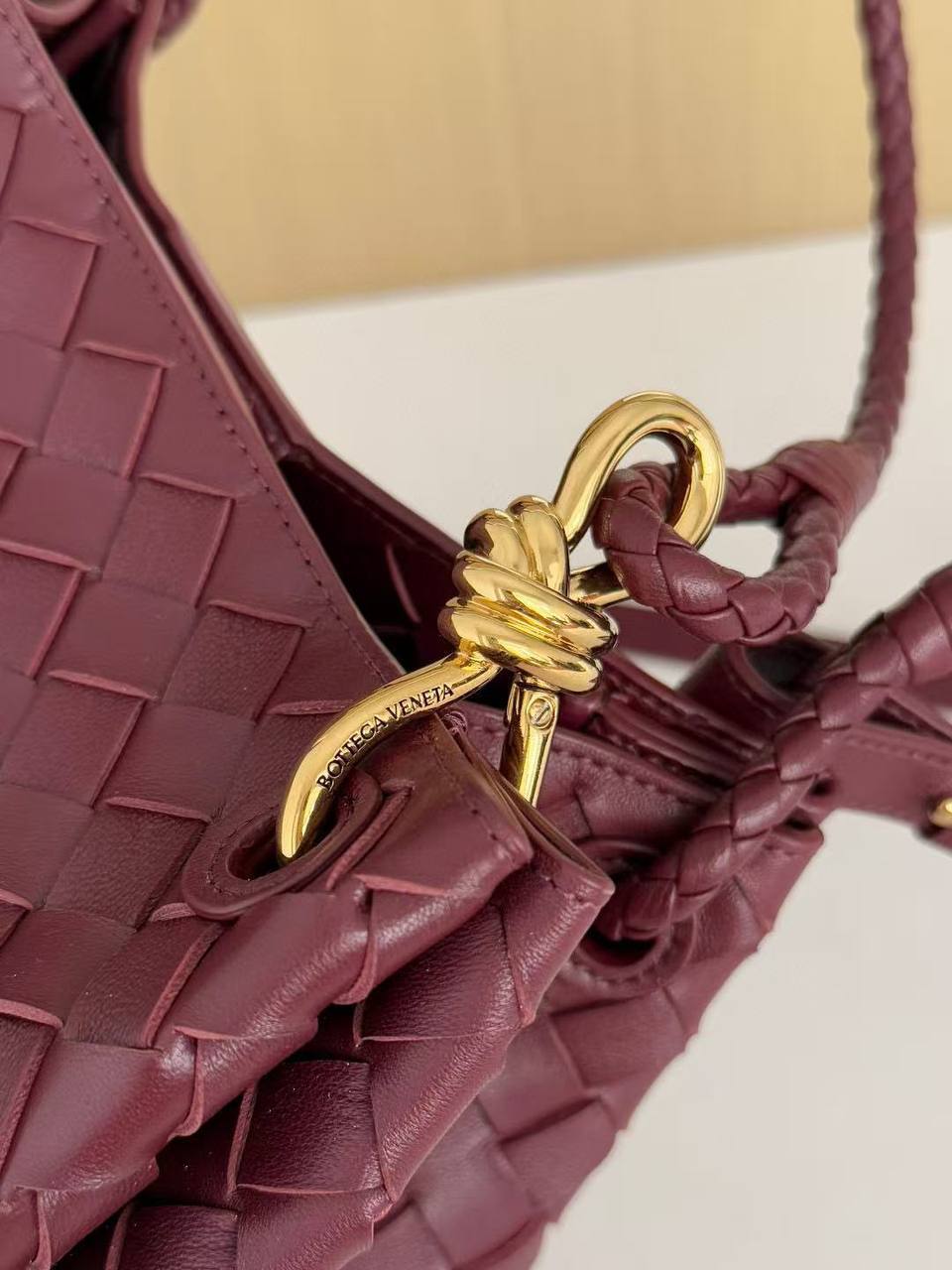 Bottega Veneta 10 - b6822