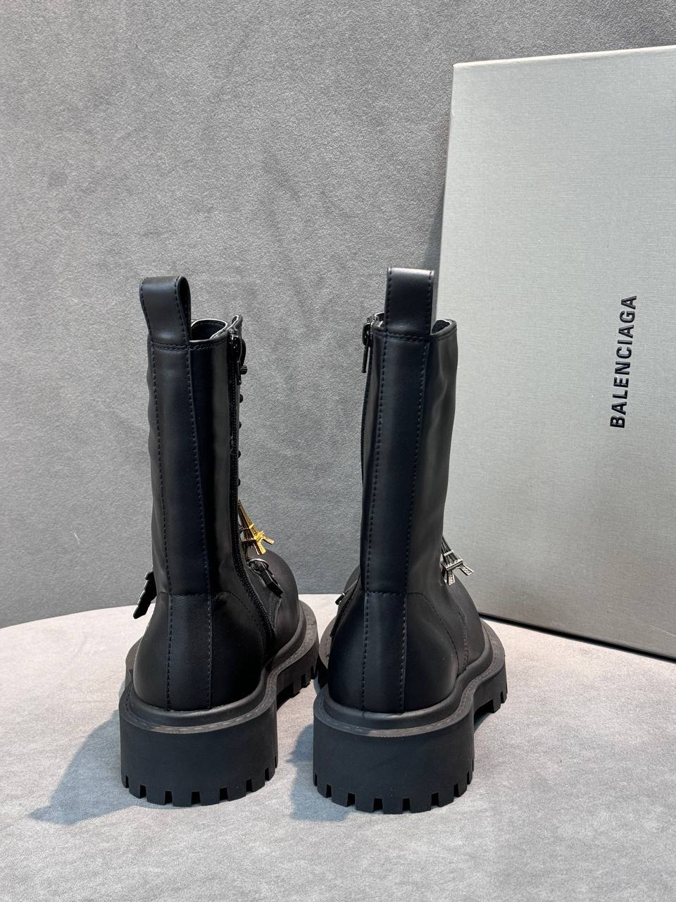 BALENCIAGA 1 - b6825