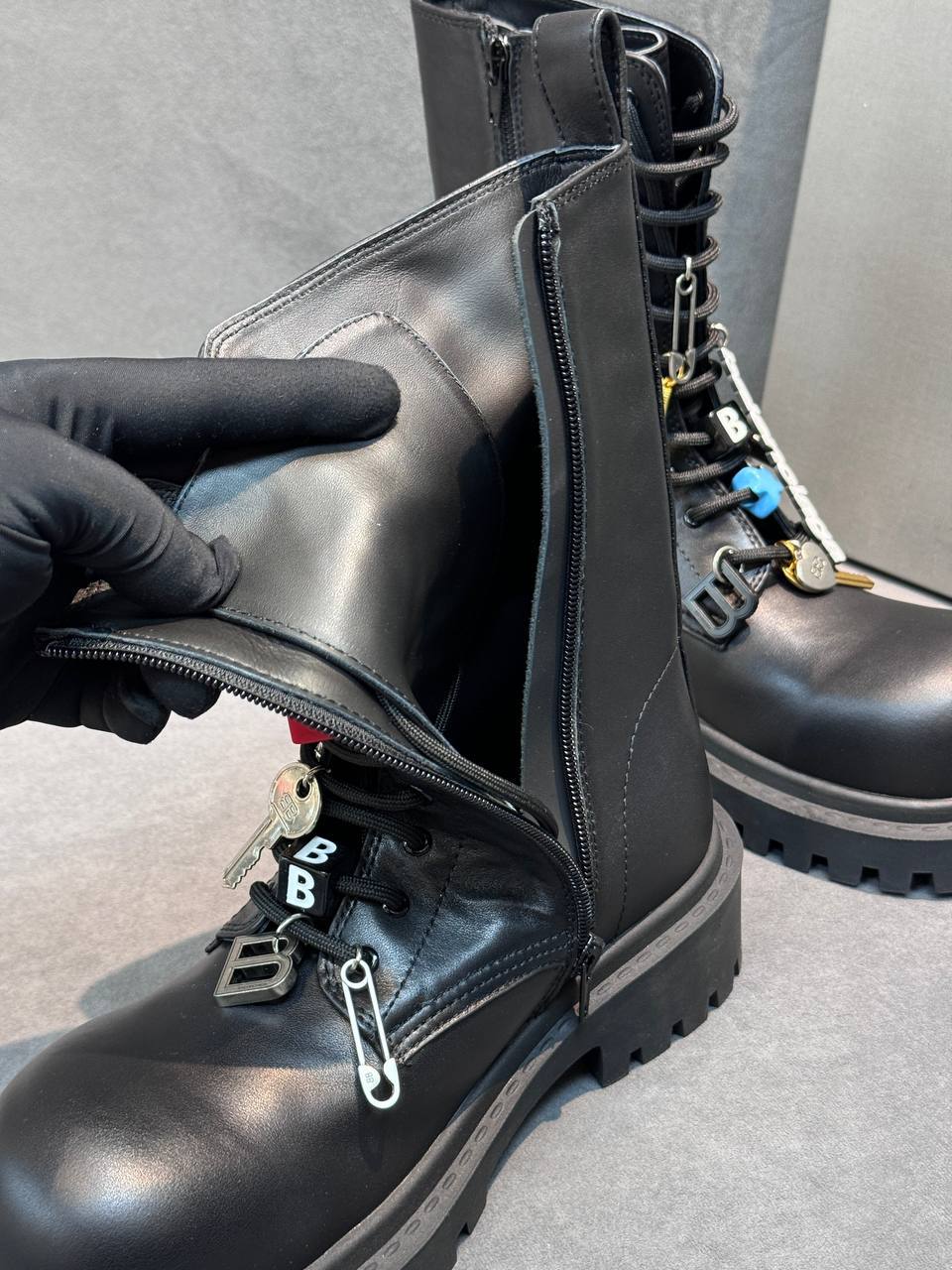 BALENCIAGA 1 - b6825