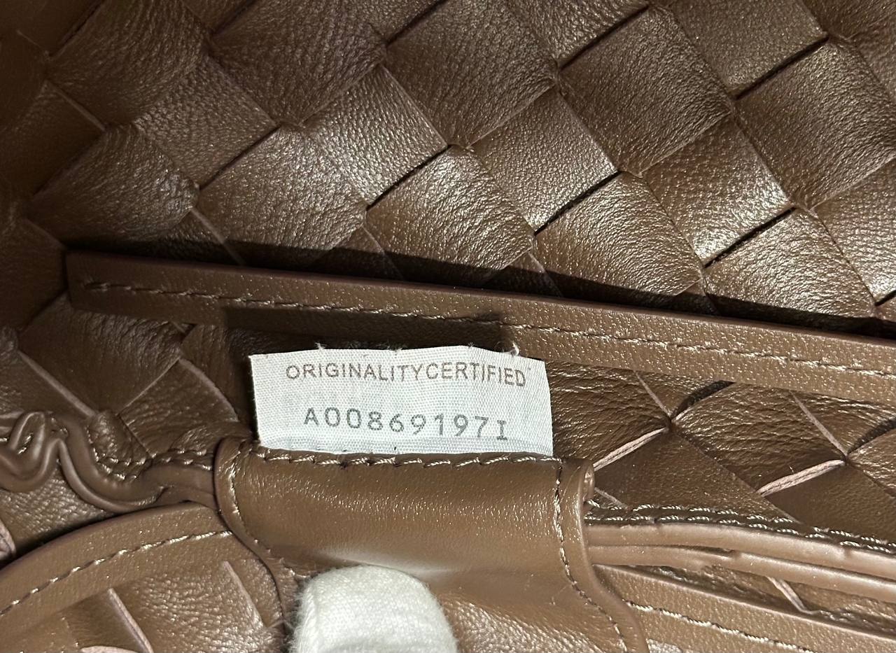 Bottega Veneta 11 - b6870